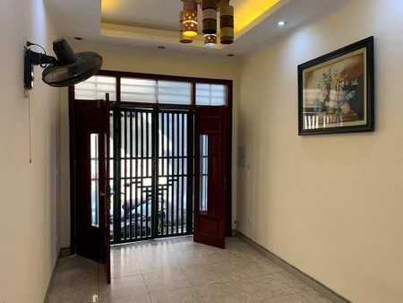 Cần bán nhà Lĩnh Nam - Hoàng Mai, Nhà mới đẹp chắc chắn, giá bán 28 tỷ