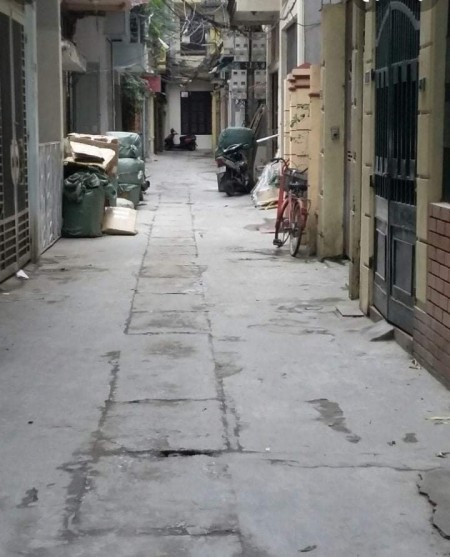 Chỉ hơn 1 tỷ nhà đẹp ở ngay, 3 mặt thoáng, 4 tầng, sổ riêng nở hậu, phố Trường Chính, lhcc