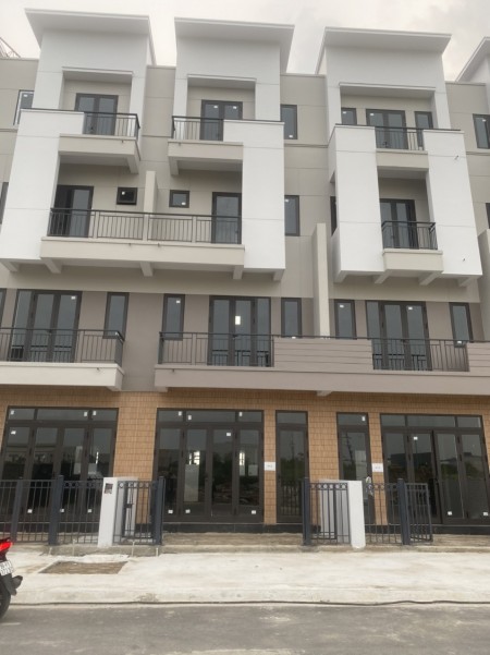 Bán nhà liền kề khu dự án hiện đại, kiến trúc đẹp, mật độ dân cư lớn, giá đầu tư tốt
