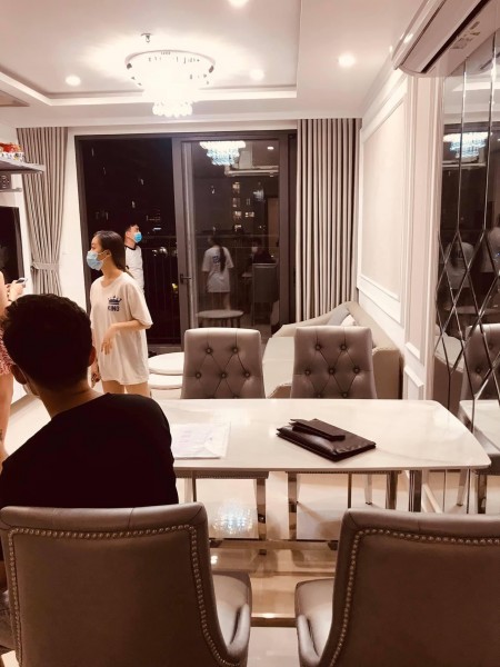 Cho thuê chung cư Vinhomes Green bay 2 ngủ phun đồ Mễ Trì 096904000.