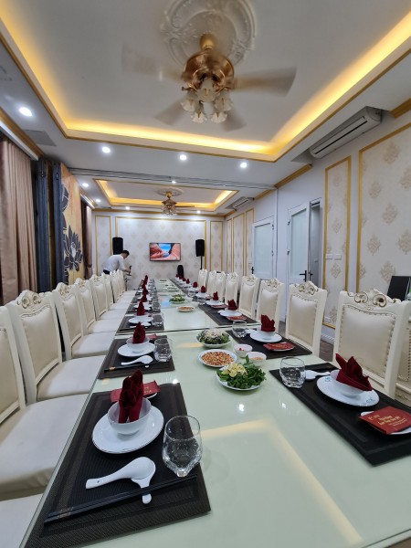 Bán nhà mặt phố Liễu Giai 4 tầng DT 66m2 MT 8m vỉa hè 6m giá 36 tỷ. LH 0912442669