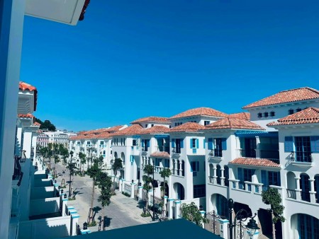 Chuyển nhượng căn biệt thự đơn lập Sun Grand City Feria Hạ Long lh 0849271084