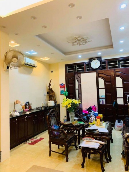 Dịch dã bán gấp nhà Bạch Mai diện tích 35m2, 4 tầng, giá chỉ 1.8 tỷ