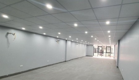 Cho thuê sàn văn phòng mặt phố Hoàng Ngân Thanh Xuân gần đầu Lê Văn Lương diện tích 120m2