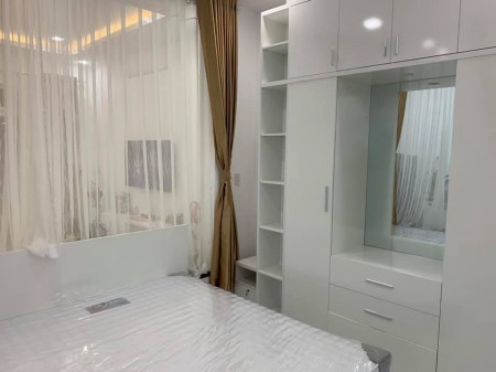 Mặt tiền hụt Khánh Hội, Quận 4, 3 tầng, không quy hoạch, giá rẻ, lh 0989149953 Tân