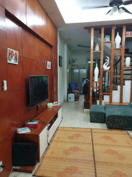 Bán nhà độc nhất lô góc ngõ nông đường Trương Định, Hoàng Mai, dt 40m2, 4 tầng, giá bán 3.2 tỷ
