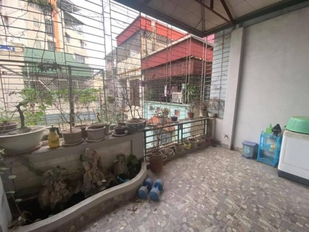 Bán nhà quận Hoàng Mai giá bán 2.6 tỷ đẹp long lanh, mặt tiền 35 Đại Đồng, lhcc
