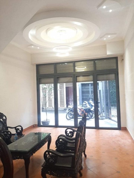 Bán nhà phân lô ô tô đổ cửa, làm văn phòng đỉnh sổ nở hậu, đúc kiên cố 5 tầng