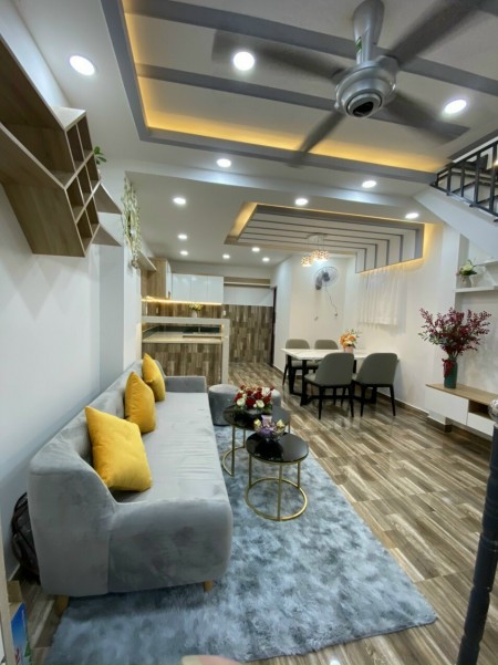 Nhà mới, xây 5 tầng kiên cố. Đối diện UBND Quận Tân Phú giá bán 6,7 tỷ, sổ chính chủ