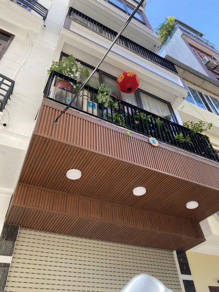 Bán nhà Cầu Giấy, lô góc, diện tích sử dụng 40m2, 3 mặt thoáng, ô tô gần