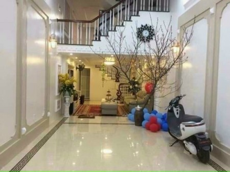 Bán nhà MP Hai Bà Trưng, dt 58.8m2, 4 tầng, mt 4.2m, gara, 4 ngủ, KD cực tốt, chỉ 5.05 tỷ