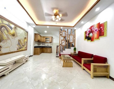 Bán nhà tổ 16 Bát Khối 35m2, nhà 5T đẹp cho gia đình trẻ, tiện ích ngập tràn giá chỉ 2.7 tỷ.