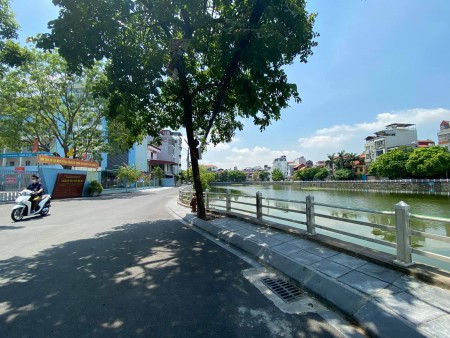Nhà đẹp Bồ Đề,Ở ngay, gần hồ, Dân trí đỉnh cao, 32m, giá 3.7 tỷ