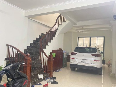 Bán liền kề khu đô thị Văn Phú, Hà Đông dt 84m2, 4 tầng, mt 5m, giá bán 8.9 tỷ