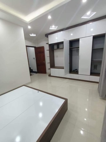 Bán nhà đẹp Tôn Thất Tùng 35m gần phố nội thất đầy đủ nhỉnh 2 tỷ