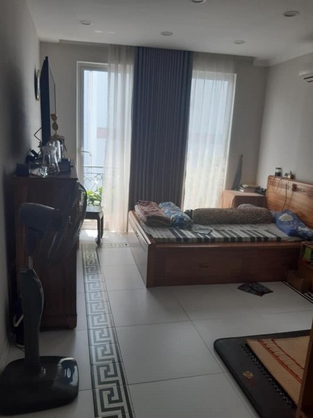 Bán nhà nguyên căn mặt tiền Hàng Giấy, dt 80m2, hợp 6 tầng, giá đẹp thương lượng