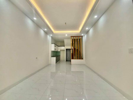 Bán nhà nguyên căn mới đẹp Quận Hoàng Mai, dt 45m2, đúc 5 tầng kiên cố, giá 3.9 tỷ