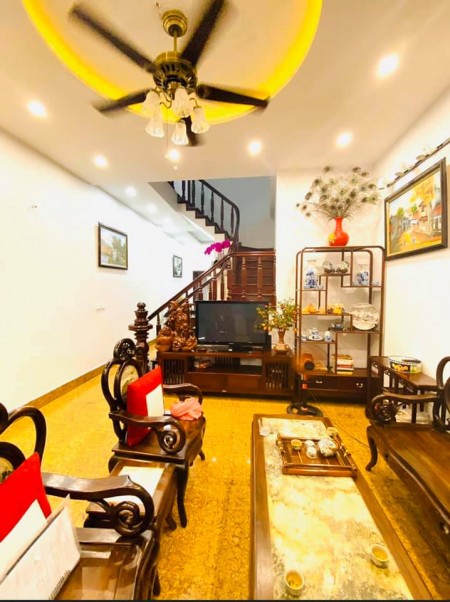 Cực Hiếm giá chỉ 80 triệu/m2 nhà Đường Láng dt 56m2 ngõ 3 gác, gần phố