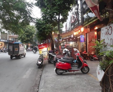 Bán nhà mặt phố Hoàng Minh Thảo, giá chỉ 71tr/m, sầm uất của thành phố, lhcc