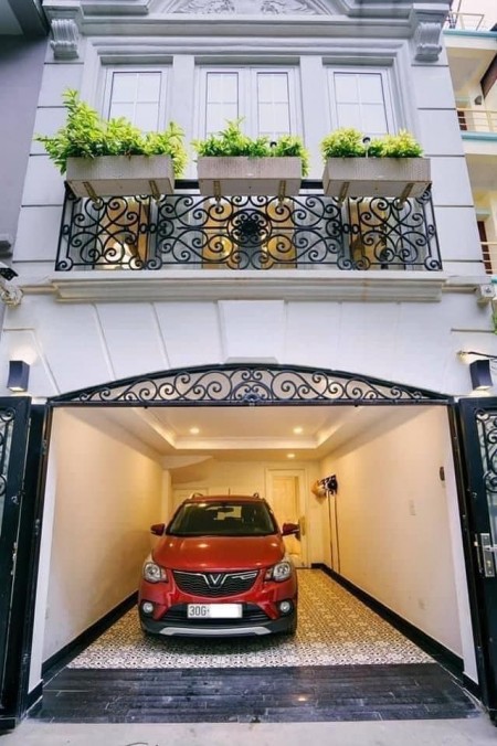 Biệt thự khách sạn gara ô tô đồ đồ xịn nhập từ Mỹ, thang may mới tinh, dt 50m2 giá nhỉnh 14 tỷ