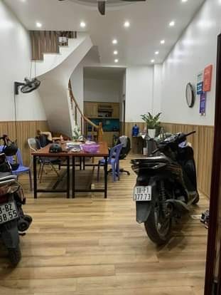 Bán nhà 622 Minh Khai dt 51m2 đúc 3 tầng, mt 4m, giá bán 4.4 tỷ Quận Hai Bà Trưng