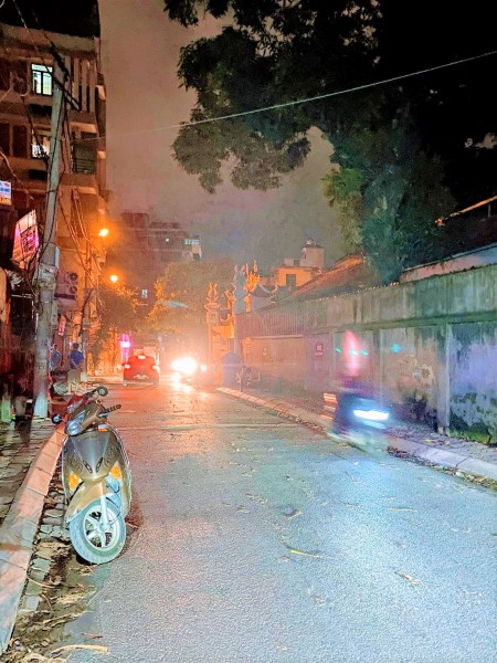Rẻ-Nhỉnh 2 tỷ có nhà 28M 3 tầng, hộ khẩu Trần Khát Chân, Hai Bà Trưng