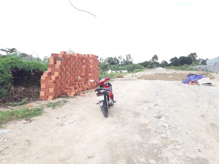 Cần bán miếng đất đẹp mặt tiền Lê Trọng Tấn, gần chợ tân hưng, khu dân cư