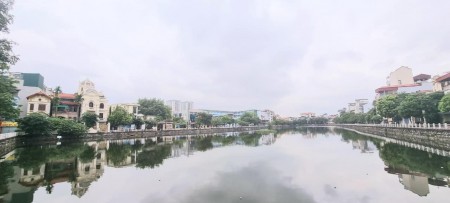 Bán đất tặng nhà mặt phố Bồ Đề diện tích 230m2 mt 12m view hồ, vỉa hè nhỉnh 20 tỷ