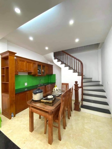 Nhà nguyên căn Cầu Bươu Thanh Trì, mặt ngõ ô tô tránh, kinh doanh nhà siêu đẹp, lhcc