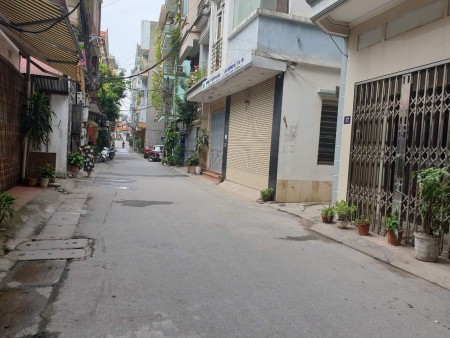 Lạc Long Quân, dt 77m2, mt 4.5m, ngõ thông tứ tung, gần Hồ Tây, giá 16.5 tỷ