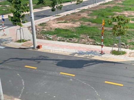 Đất thổ cư 100%. Xây dựng tự do. Sổ hồng sẳn sang tên ngay.