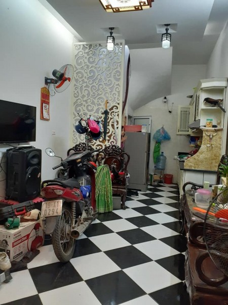 Bán nhà đẹp ngõ thông 145 Quan Nhân, Thanh Xuân, dt 30m2, 3 tầng, giá 2.55 tỷ, gần phố