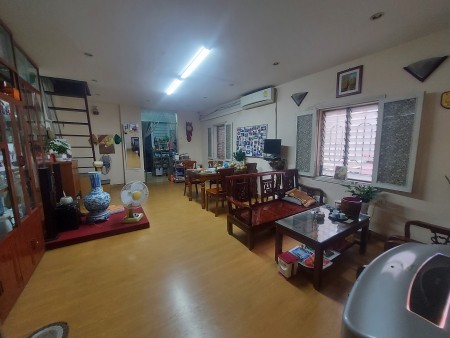 Bán nhà gấp Hồng Hà Hoàn Kiếm diện tích 80m2, mặt tiền 4.8, giá bán 4.5 tỷ, lhcc