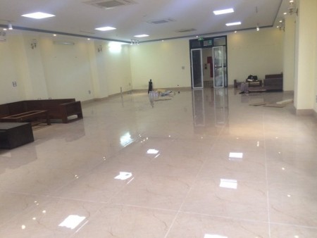Cho thuê sàn văn phòng mặt phố Thanh Nhàn diện tích 60m2 x 6 tầng, mt 4m