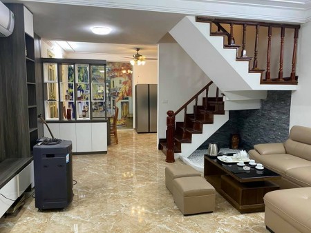 Bán nhà Bồ Đề dt 80m2 gần hồ ô tô đỗ cửa đẹp long lanh giá bán 5.5 tỷ