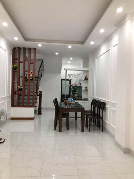 Nhà mới xây 5 tầng ngõ 208 Thụy Khuê dt 54m2 mt 4m giá 7,5 tỷ lh 0392969999