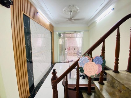 Bán nhà Vĩnh Hưng cực đẹp dt 30m x 5 tầng giá chỉ nhỉnh 2 tỷ có thương lượng sâu