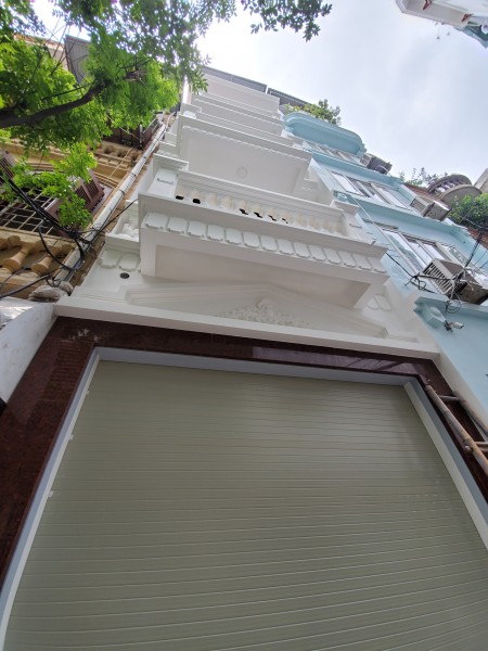 Nhà 5 tầng phân lô Hoàng Quốc Việt tiện kinh doanh 32m2, mt 3.4m chỉ 7.1 tỷ