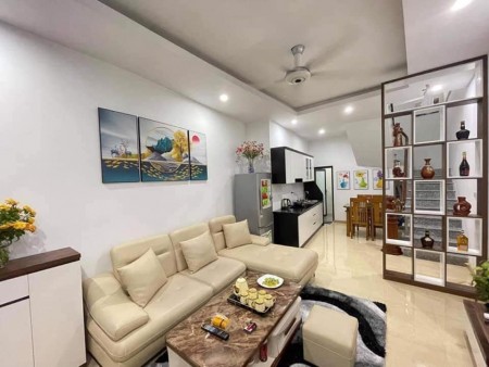 Bán nhà Phố Đặng Tiến Đông, 2 thoáng, Kinh doanh, Gần Phố, diện tích 45m2, lhcc