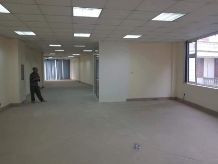 Mặt phố Lạc Long Quân diện tích 155m2, 7 tầng mt 4.2m nở hậu giá nhỉnh 50 tỷ