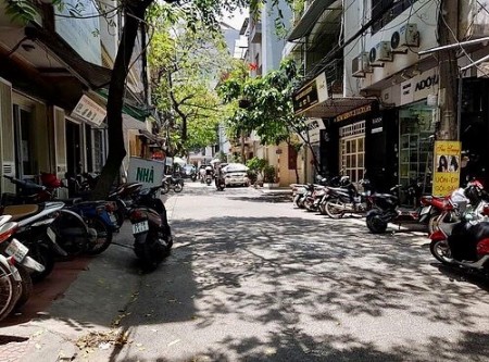 Bán đất có sẵn nhà cấp 4 phố Thái Hà ô tô tránh, hai mặt thoáng diện tích 50m2