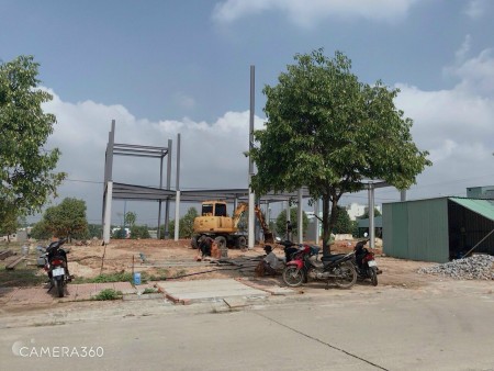 Cần bán 2 lô nằm liền kề Cổng Chào khu dân cư Nam Long 3. Bình Dương