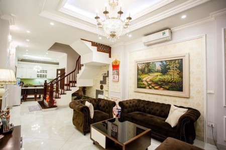 Bán nhà Cầu Giấy, ô tô, 5 tầng diện tích sử dụng 48m2, giá 4.75 tỷ, LH: 0984312088