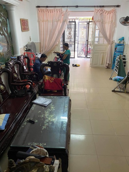 Nhà bán Quận Tân Phú dưới 2 tỷ diện tích 18m2 2 tầng, nở hậu lộc đầy nhà.