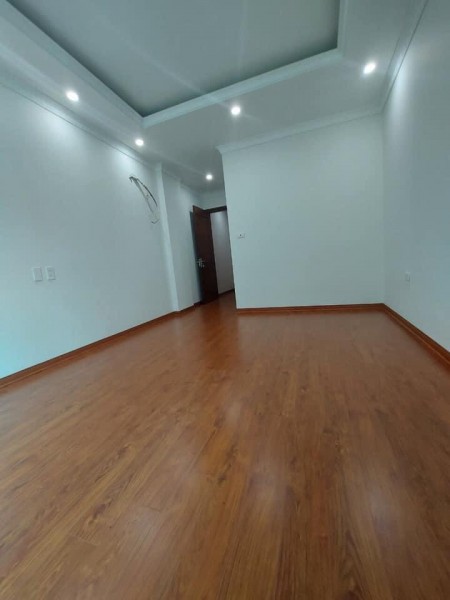 Chỉ 3,65 tỷ mua nhà 59m2 4 tầng, 4 phòng ngủ, ô tô tránh 20m tại Quang Trung