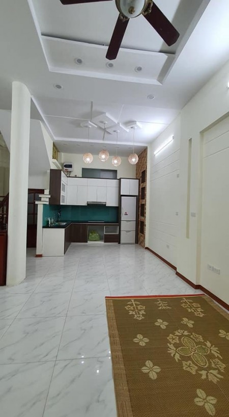 Bán nhà nguyên căn Mỹ Đình diện tích 50m2 giá 5 tỷ, ngõ rộng nhiều tiện ích