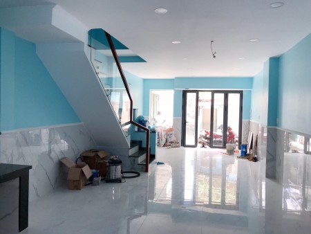 Nhà xây mới rộng, đẹp. Cạnh Medicare BigC Âu Cơ giá bán 4,5 tỷ, sổ chính chủ