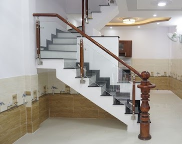 Bán nhà Phố Dương Quảng Hàm, Cầu Giấy, dt 70m2, 5 tầng, lô góc, giá chỉ 4.6 tỷ