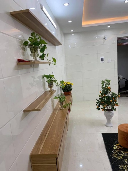 Bán Nhà Lò Đúc đẹp, nhỏ tiền, đủ công năng, dt 17m X 4 Tầng, giá 1.85 tỷ còn thương lượng.