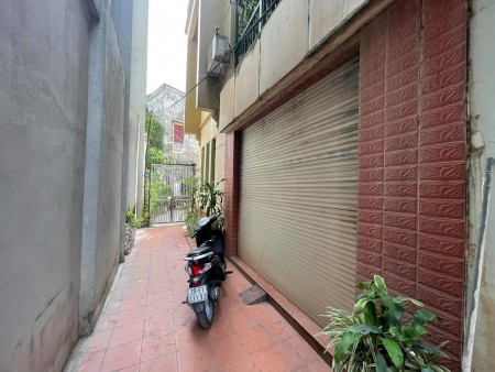 Trung tá về hưu bán BT mini Nguyễn Văn Cừ, lô góc ở cực sướng, full đồ gỗ tiền tỷ, giá 6.8 tỷ